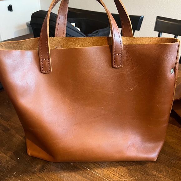 Portland Leather Crossbody Tote in Honey - Picture 2 of 4